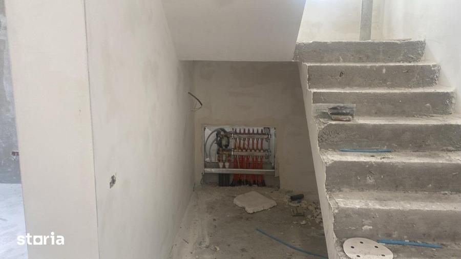 Casă cu 5 camere cu Teren 465 Mp în Cumpăna