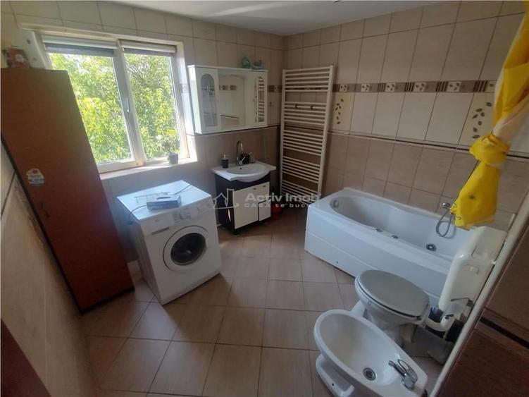 Apartament cu 2 camere nedecomandat, mobilat în Oravița
