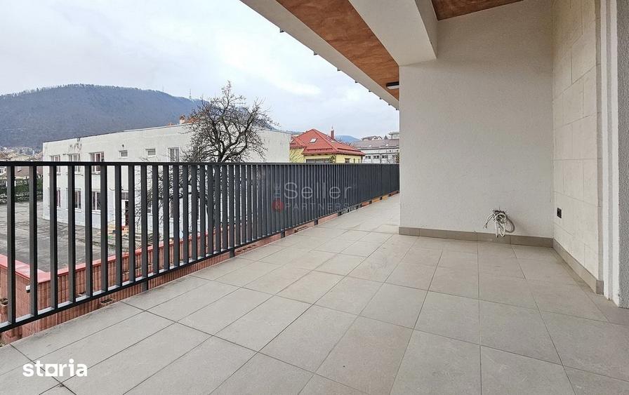Apartament cu 3 camere în Brașovul Vechi