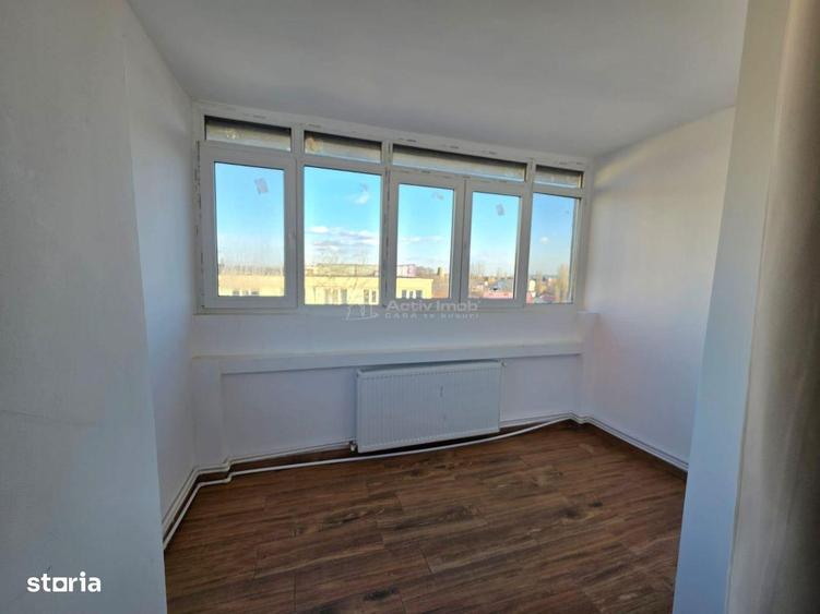 Apartament cu 3 camere decomandat, mobilat în Titan