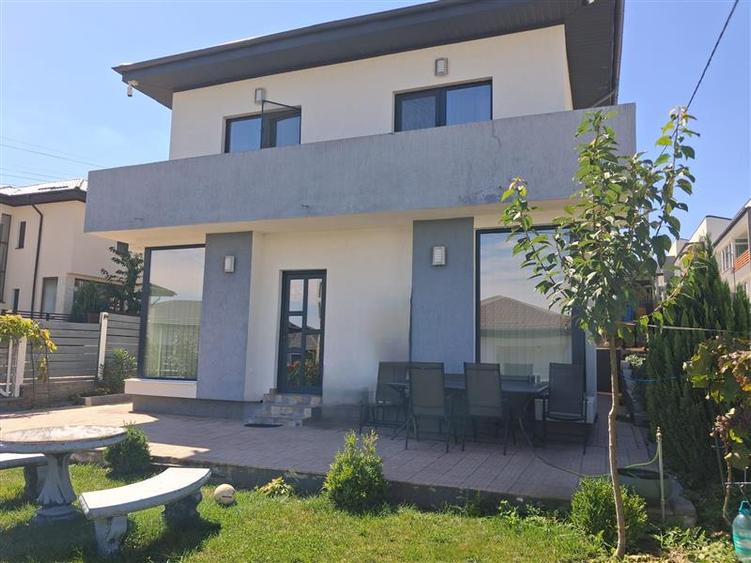 Casă cu 4 camere cu Canalizare în Aeroport