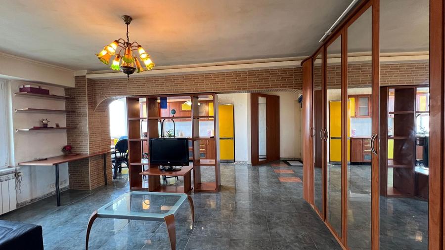 Apartament cu 2 camere semidecomandat, mobilat în Panduri