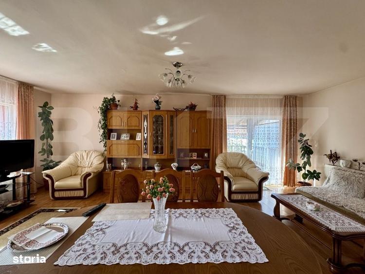 Casă cu 4 camere în Corunca