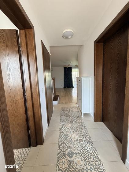 Casă cu 4 camere cu Teren 266 Mp în Tunari