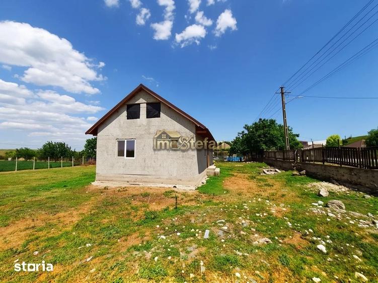 Casă cu 2 camere cu Teren 1000 Mp în Poarta Albă