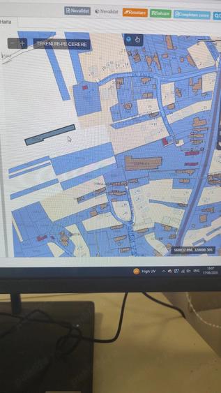 Teren de 3200 mp, în Central