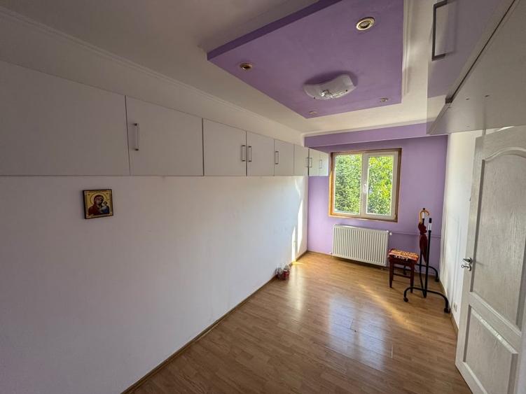 Apartament cu 3 camere semidecomandat în Șagului
