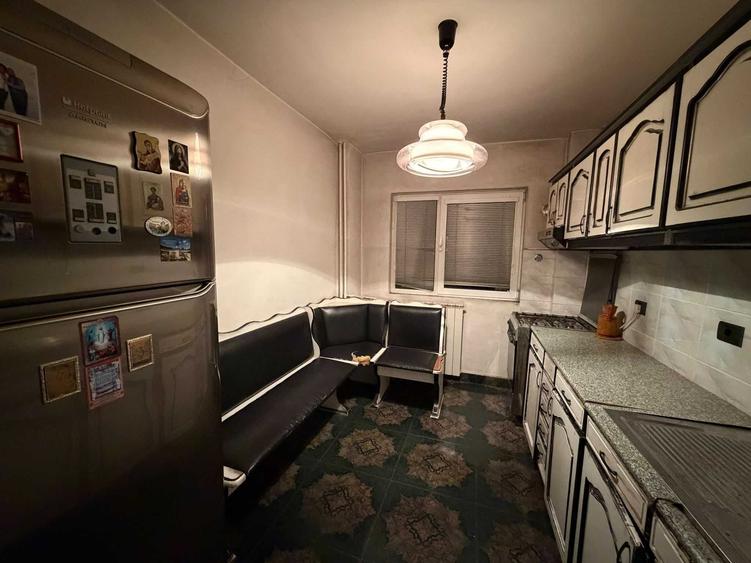 Apartament cu 4 camere semidecomandat în Micălaca