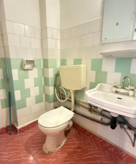 Apartament cu 3 camere decomandat în Central
