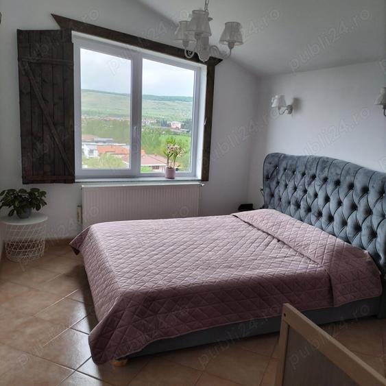 Apartament cu 4 camere semidecomandat în Florești