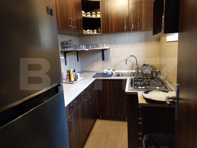 Casă individuală cu 12 camere cu Teren 690 Mp în Cetate