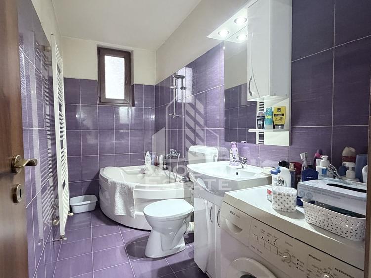 Casă individuală cu 6 camere cu Canalizare în Fratelia