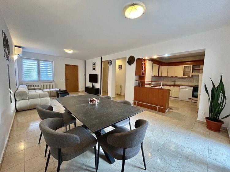 Duplex cu 5 camere cu Canalizare în Iancu Nicolae