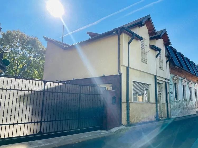Casă cu Teren 2 Mp în Centrul Istoric