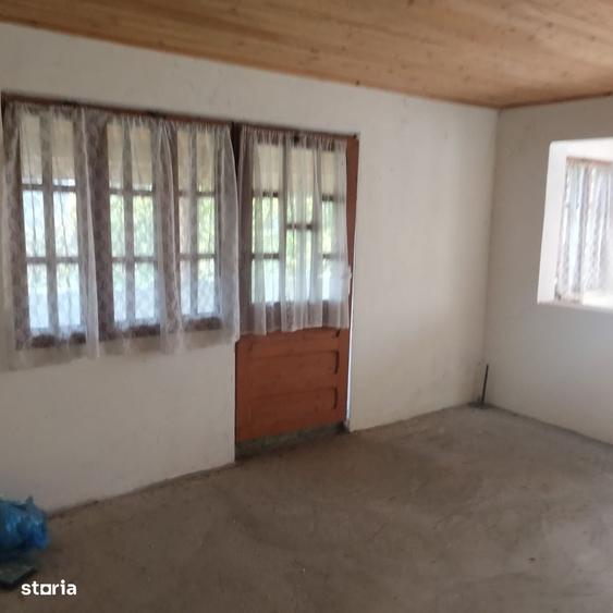 Casă cu 3 camere în Slătioarele