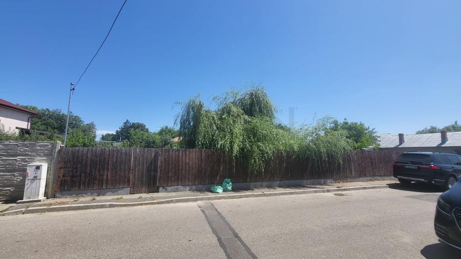 Teren agricol extravilan de 899 mp, în Central