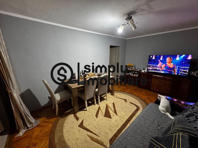 Apartament cu 3 camere semidecomandat în Gării