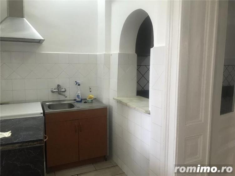 Casă individuală cu 4 camere cu Canalizare în P-ța Maria