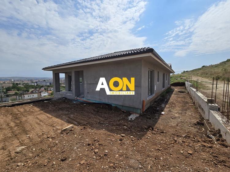 Casă individuală cu 4 camere cu Canalizare în Cetate
