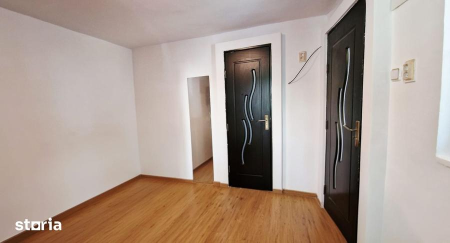 Casă cu 1 camere cu Teren 87 Mp în Victoriei
