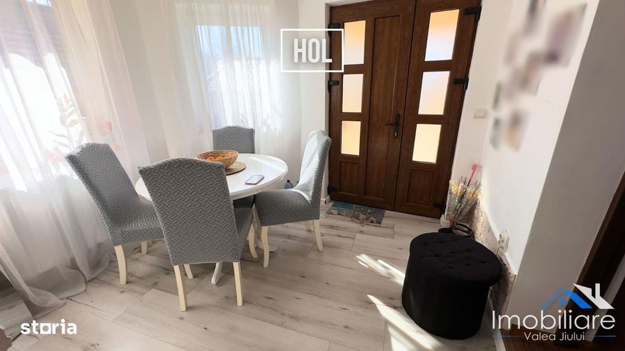 Casă cu 4 camere cu Teren 2700 Mp în Central