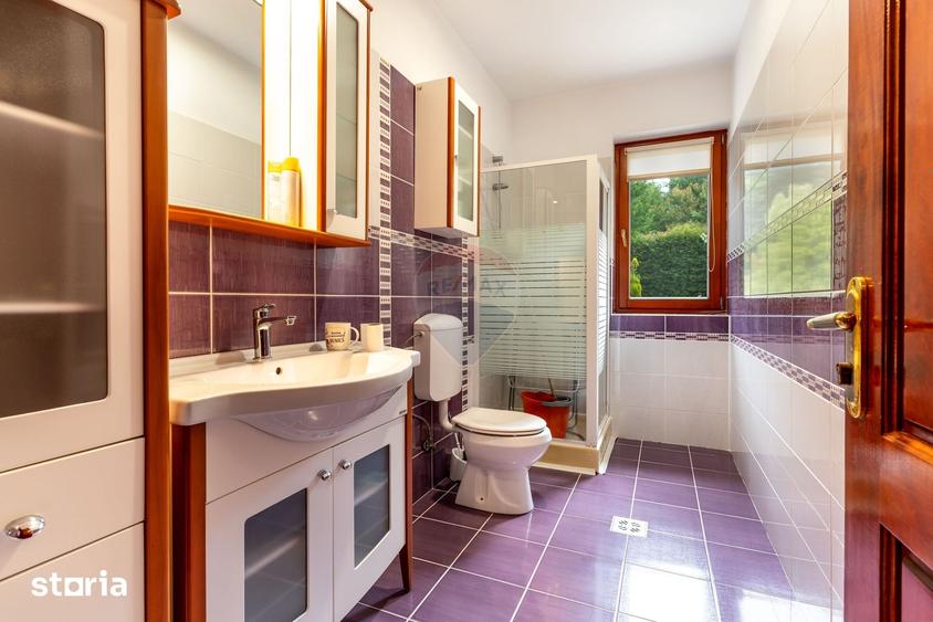 Casă cu 6 camere cu Teren 5955 Mp în Mănăștur