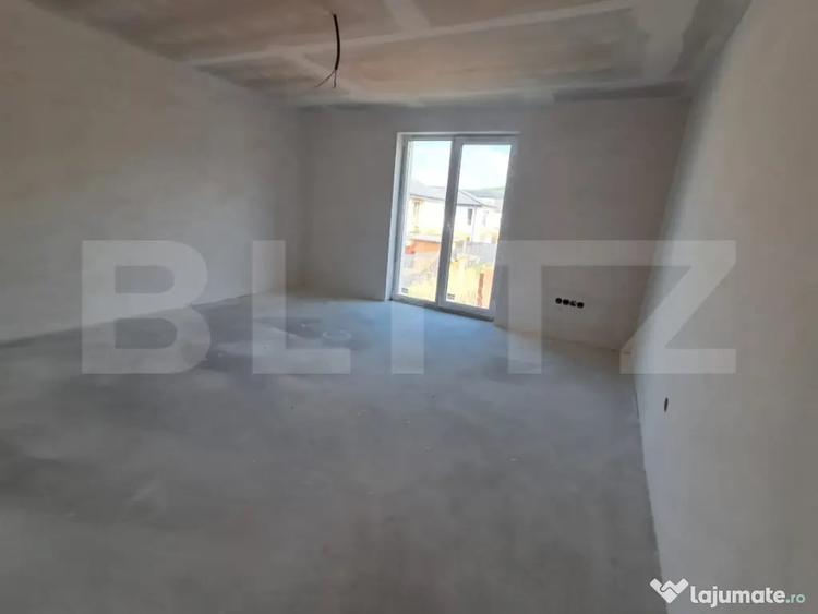 Casă cu 5 camere cu Teren 250 Mp în Central