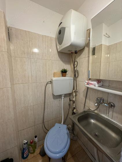 Garsonieră în Vest