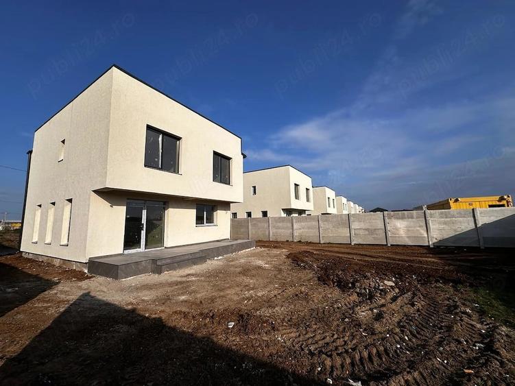 Casă cu 4 camere cu Teren 434 Mp în Berceni