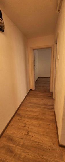 Apartament cu 2 camere decomandat, mobilat în Tractorul
