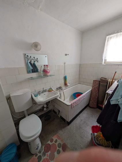 Apartament cu 2 camere semidecomandat în Traian