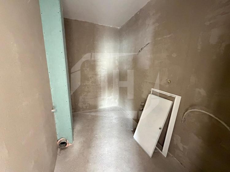 Apartament cu 3 camere semidecomandat în Iris