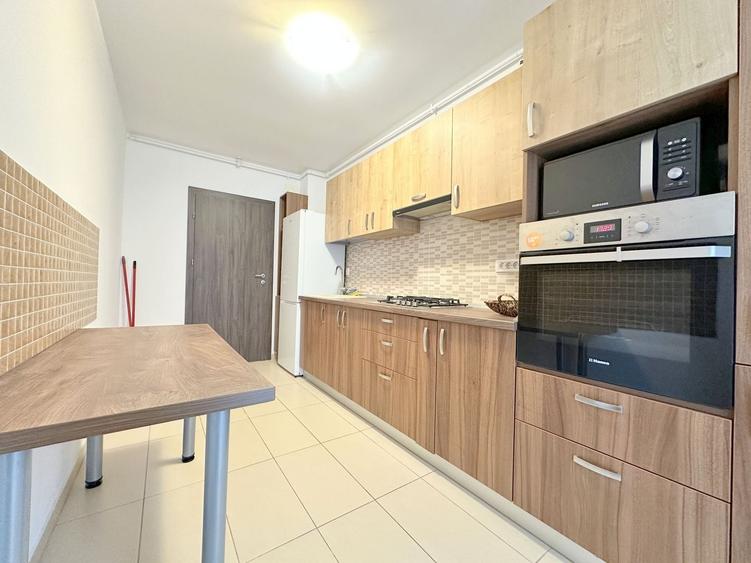 Apartament cu 2 camere decomandat, mobilat în Central