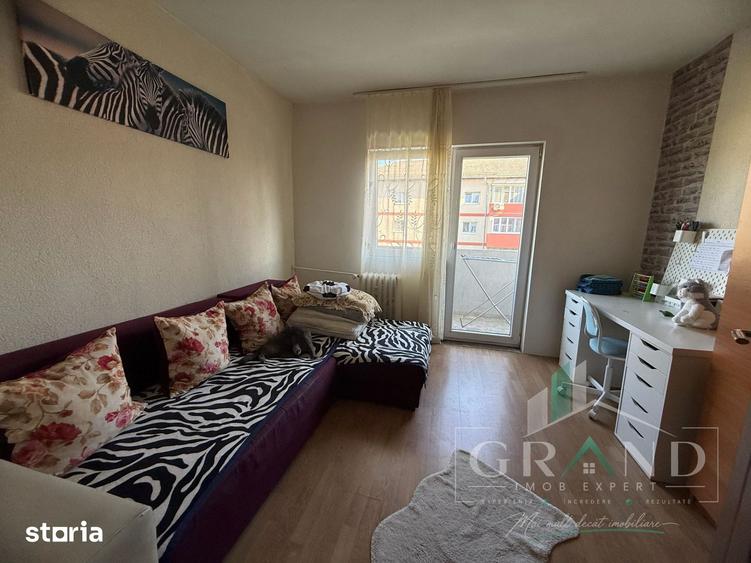 Apartament cu 3 camere decomandat în Grigorescu