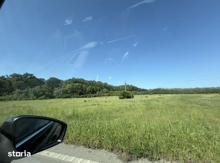 Teren de 4000 mp, în Vest