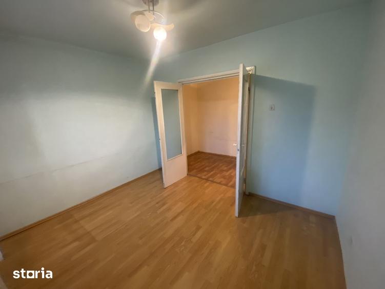 Apartament cu 3 camere decomandat în Rogerius