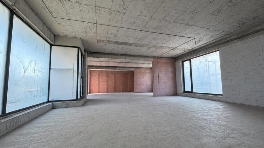 Apartament cu 7 camere decomandat în Pipera