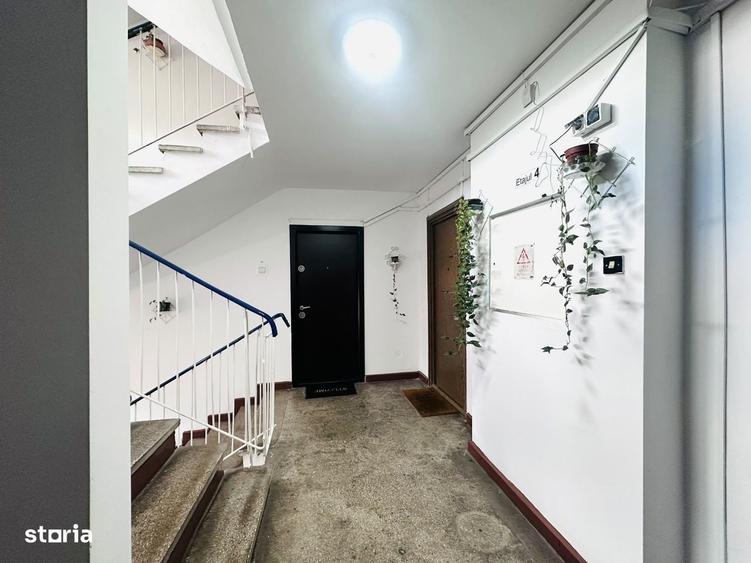 Apartament cu 3 camere semidecomandat în Moșilor