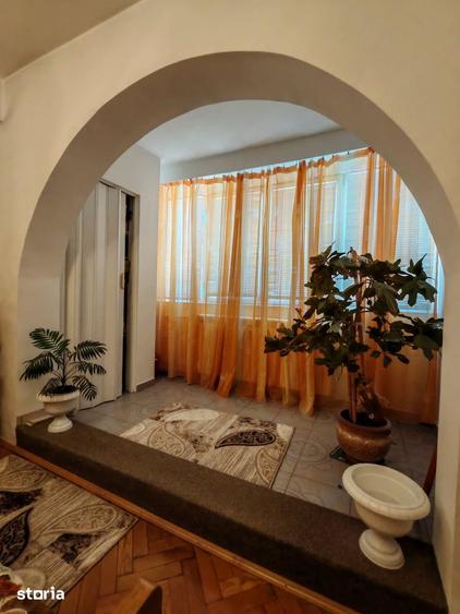 Apartament cu 3 camere decomandat în Dacia