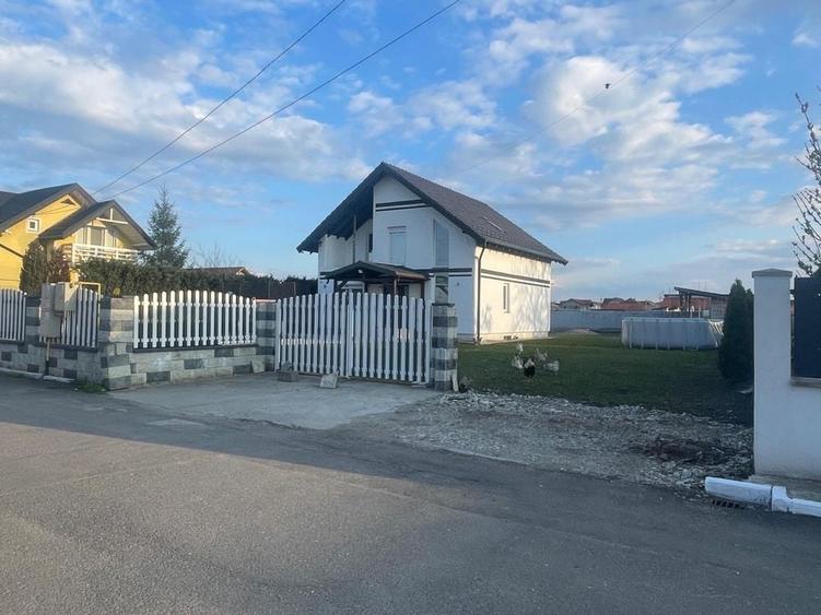Casă cu 4 camere în Central