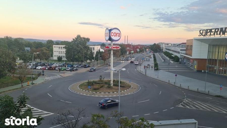 Apartament cu 3 camere decomandat în Alexandru cel Bun