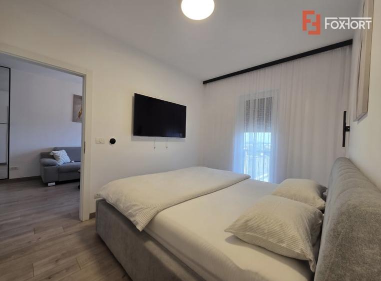 Apartament cu 2 camere semidecomandat, mobilat în Intim