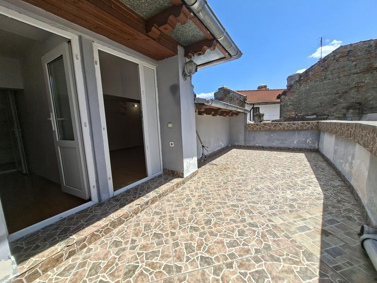 Casă cu 4 camere cu Teren 145 Mp în Unirii