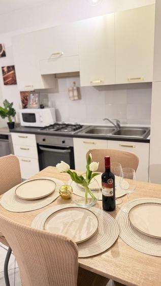 Apartament cu 3 camere semidecomandat în Central