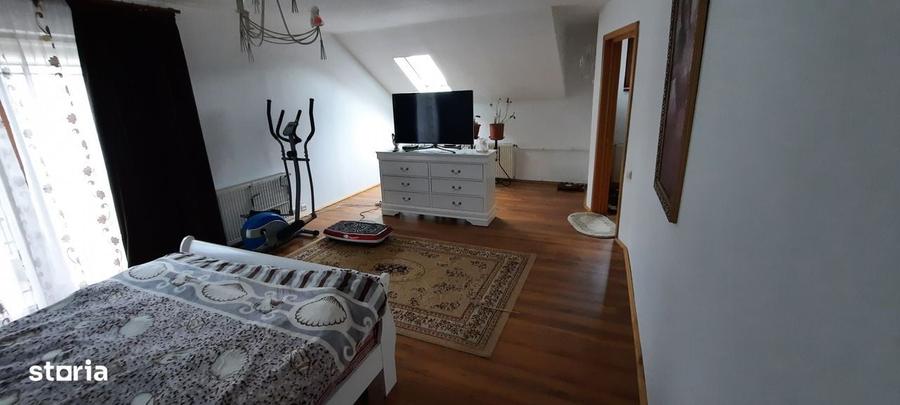 Casă cu 4 camere în Mănăstirea Doamnei