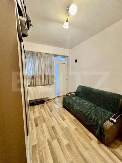 Apartament cu 4 camere semidecomandat, mobilat în Europa