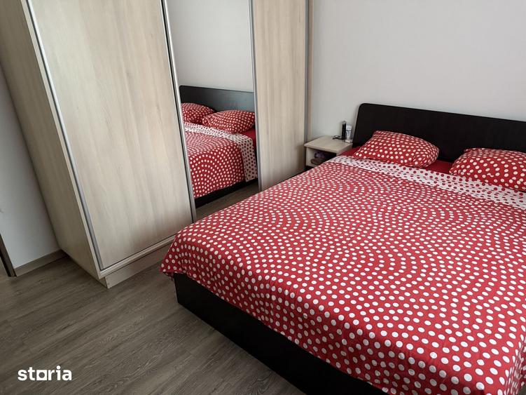 Apartament cu 4 camere în Berceni
