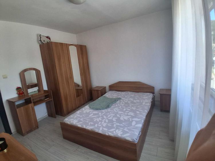 Inchiriez apartament, 2 camere, zona nord, total decomandat si utilat, centrala proprie, etaj 4, bloc cu acoperis. Nr. Telefon 0741470441 - 4