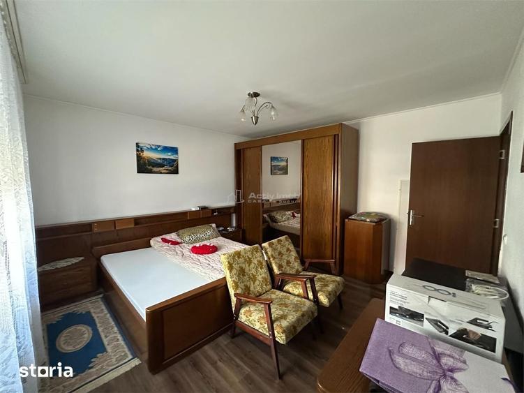 CASA SOLIDA CU TEREN SI CURTE, BOCSA VASIOVA. - 2