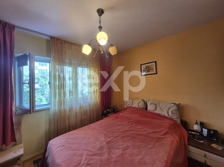 Apartament cu 3 camere semidecomandat în Basarabia